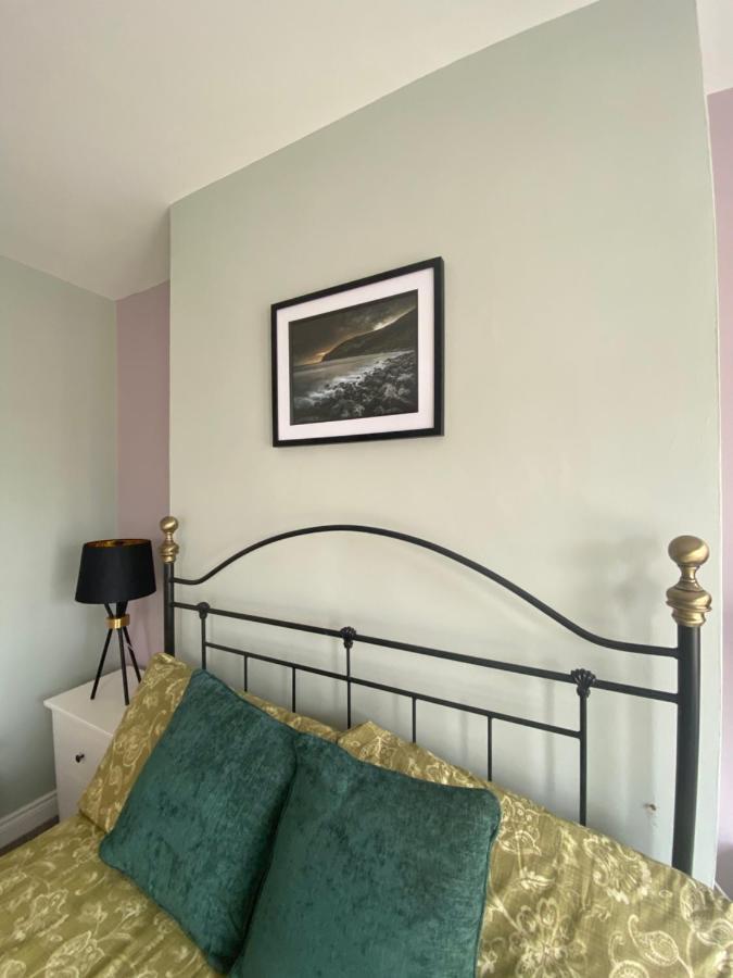 4 Bedroom Portrush Town Centre Holiday Rental Exterior photo